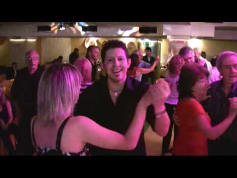 Prefestivo latino al Cezanne. In consolle DJ Cubanito