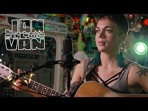 LILLIE MAE - "Over the Hill and Through the Woods" (Live at JITV HQ 2017) #JAMINTHEVAN