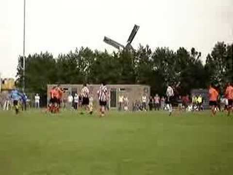 Erik de Kok scoort 3-1 tegen ZSC, Wolfaartsdijk gepromoveerd