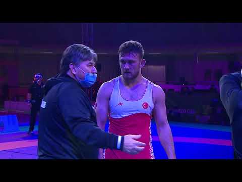 BRONZE FS - 97 kg: S. KARADENIZ (TUR) v. V. ANDRIITSEV (UKR)