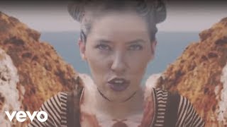 Musik-Video-Miniaturansicht zu River Songtext von Bishop Briggs