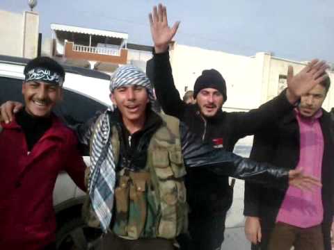 فرحة عناصر الجيش الحر بالسيطرة على مدينة الطبقة