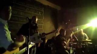 Jackrabbit Slim performs Shakey Ground