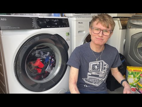 The story of my life as a weird and UNIQUE teenager who suffers with ANXIETY and addiction📖❗️