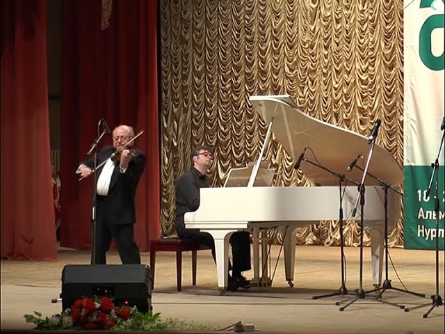 Нурлат сәхнәсендә -дөньякүләм масштабтагы йолдызлар