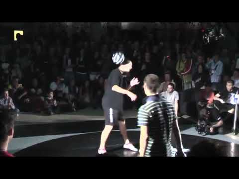 Red Bull Street Style Hungary 2009 [FINAL] Fx vs Petike / Freestyle Football