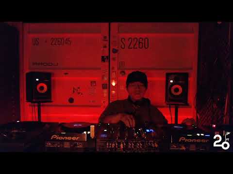 Que Sakamoto @ 20ft Radio