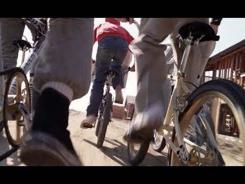 E.T. the Extra-Terrestrial (1982) - 'Chase' scene [1080]