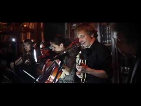 Un Cadáver Exquisito | J.F.Sebastian