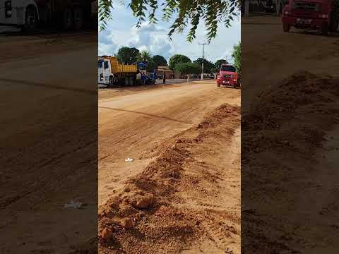 asfalto de primeira em pequena cidade do Piauí