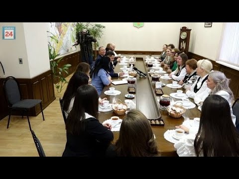 О детях и современной педагогике лучшие учителя Абакана рассказали Главе столицы