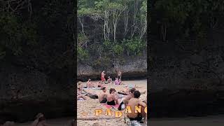 Download lagu Bule bikini di pantai padang-padang Bali#shorts #pantaibali mp3