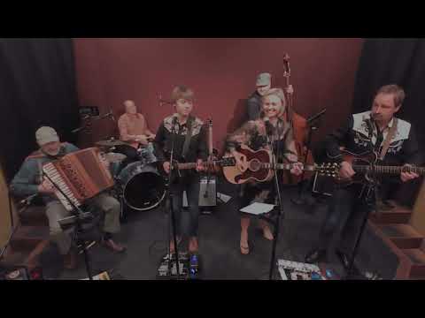 Big City - The French Family Band (Live from the Bavarian Bierhaus)