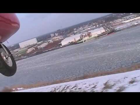 Überflug der Bahn 16. + Überflug Fischereihafen Bremerhaven mit Treibeis 21-02-2010