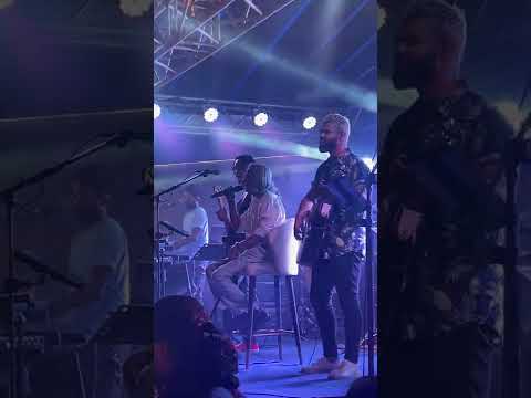 Api Kawuruda (අපි කවුරුද) ft. Senaka Batagoda | Avenra Food Festival 2022 | Dulaj Fonseka