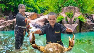 Download lagu Dwarf Family Takes Daughter to School and Catches Giant Mountain Crab! mp3 Download lagu Dwarf Family Takes Daughter to School and Catches Giant Mountain Crab! mp3