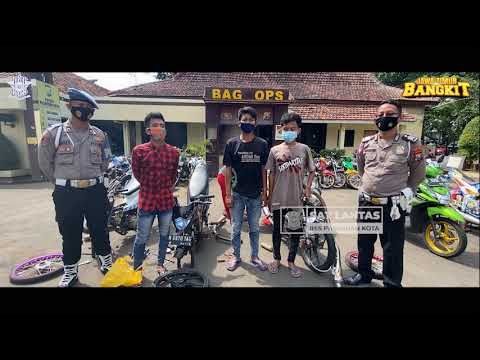 PENYERAHAN KENDARAAN BERMOTOR HASIL RAZIA BALAP LIAR DI JALAN PANGLIMA SUDIRMAN