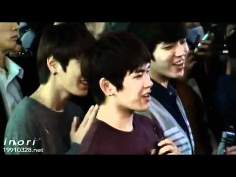 111006 Hoya @ Hongdae Guerrilla date