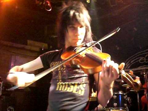 Jacob Lynam playing the fiddle