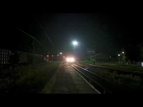 Trenul IR N 1653 București Nord - Vatra Dornei Băi sosește în gara Verești