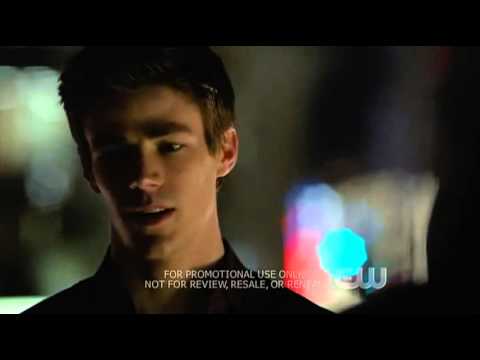 The Flash 1x01 "Pilot" Barry and Arrow