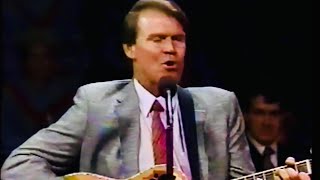 When Glen Campbell Sang “Walkin’ in the Sun” at His Church