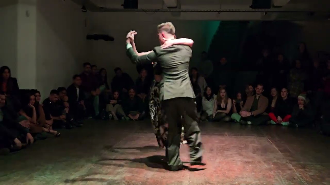 Video thumbnail for Suyay Quiroga and Jonny Carvajal at Juernes Milonga (2 of 2)