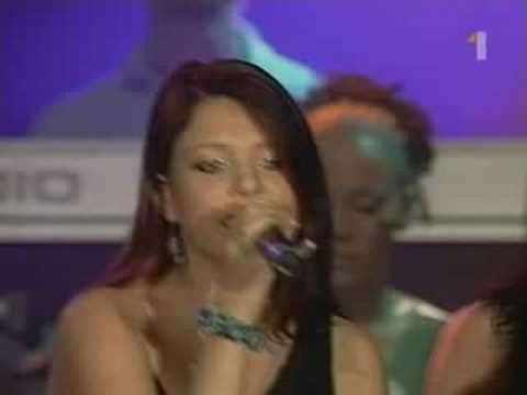 Martina Schindler - Left Outside Alone (Supertour '05 -LIVE)