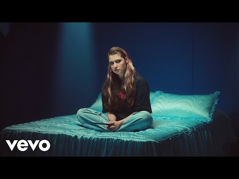 Video thumbnail for Pretty Girl Lie