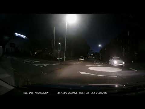 Close call for cyclist on Dens Road Dundee