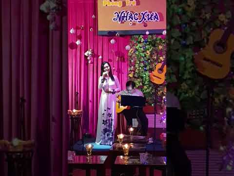 Thể hiện bởi Minh Oanh