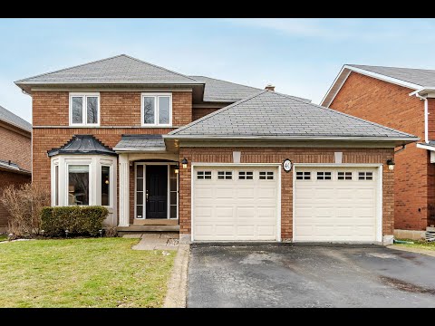 40 Woodchester Court, Thornhill Home - Real Estate Properties