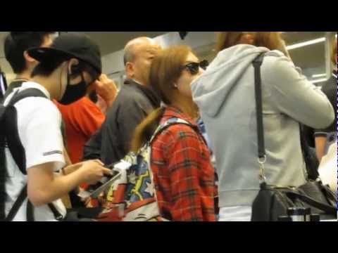 052212 F(X) Amber, Luna, & Victoria @ SFO Airport