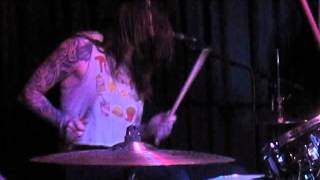 The Coathangers - Adderall (Live @ The Prince Albert, Brighton, 16/11/14)