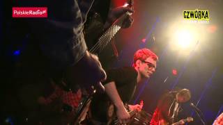 Cool kids of death: Butelki z benzyną i kamienie (Czwórka)