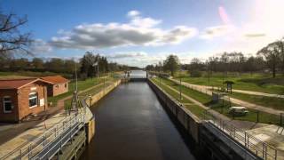 preview picture of video 'Time Lapse (Zeitraffer) - Elbe-Lübeck-Kanal Schleuse bei Berkenthin'