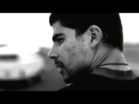 Mil nubes de paz cercan el cielo, amor, jamás acabarás de ser amor Trailer