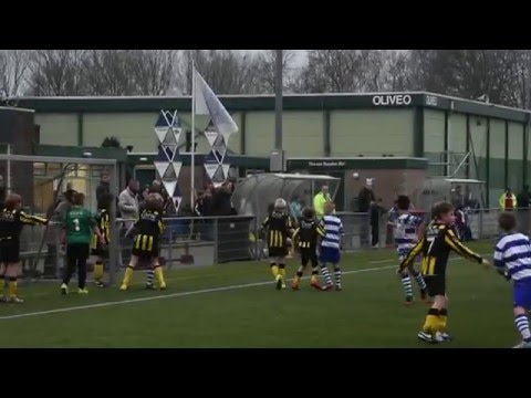 OLIVEO E1 - HVV E2 E-jeugdvoetbal 19-12-2015