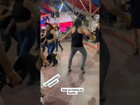 linda gente baila al estilo de Los Tremendos Laureles #fiesta #músicaranchera #rancheraschilenas