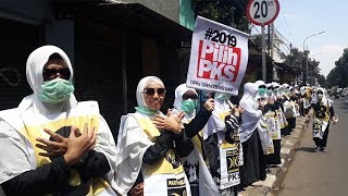 Para Pendukung PKS Menari Beri Dukungan untuk Calegnya di Jagakarsa