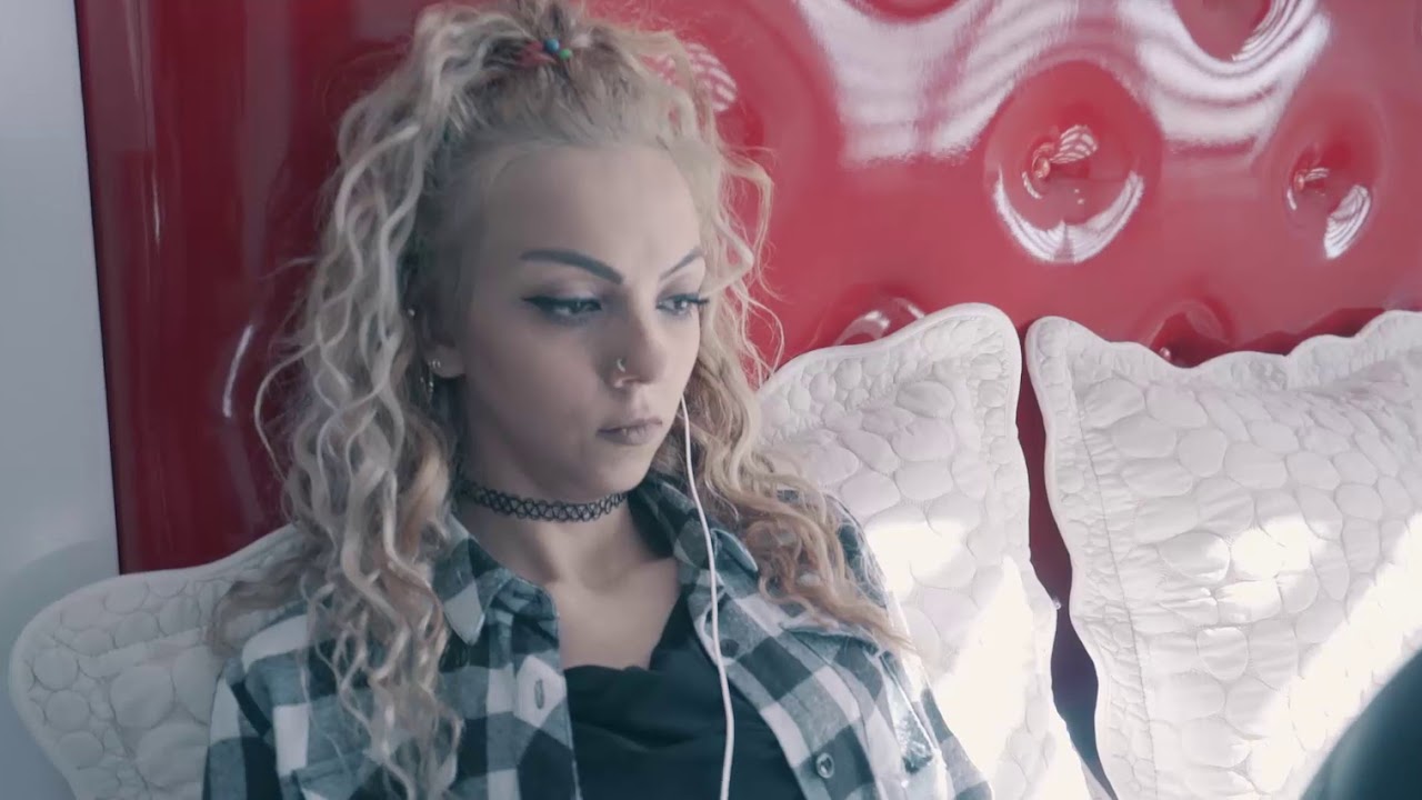 Alev Alıyor Dünyam