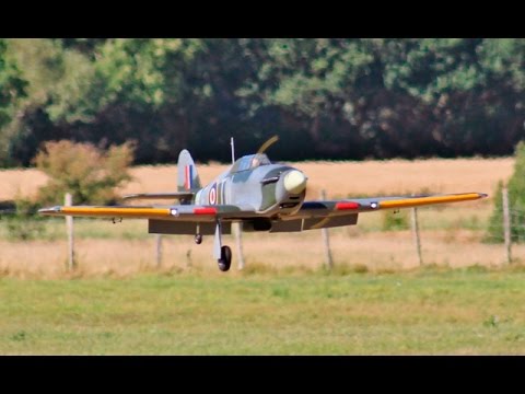 TONY NIJHUIS 1:4.5 SCALE RC HAWKER HURRICANE + BONUS "ONE WHEEL LANDINGS" FOOTAGE - NLMFC - 2016