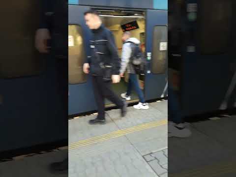 Vlak S9 směr Praha hl.n. čislo 2558 v Říčanech