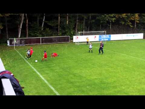 Mathis in form (één van zijn 3 goals) !  Belgica  Edegem - Hove sport  9-2  (U8)