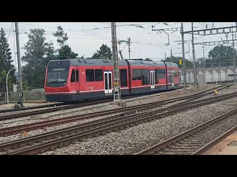 Ein ASM Be 4/8 Star bei der Abfahrt in Langenthal.