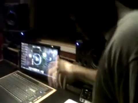 rowlex inprovisando en studio