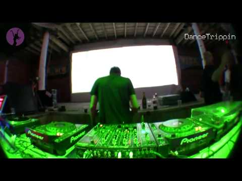 Miki Litvak - Pollinator (Gary Beck Remix) [played by Kiko]