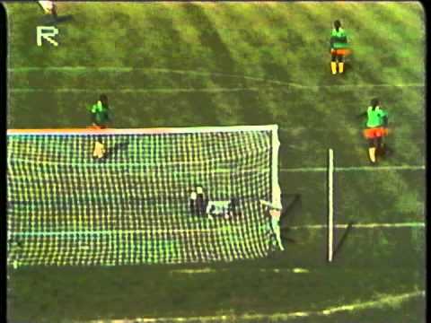 1982 (June 23) Italy 1-Cameroon 1 (World Cup).mpg