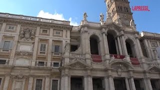Papa Francesco, a un anno dalla morte Santa Maria Maggiore gremita di fedeli per il ricordo