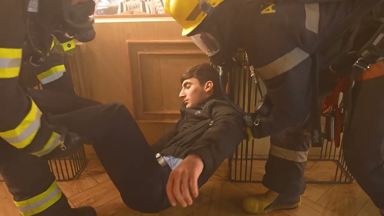 FHN “Nərgiz” Ticarət Mərkəzində xilasetmə əməliyyatı keçirib